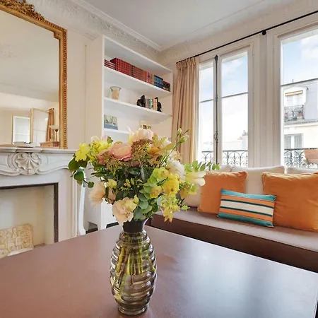 Marais 2b With Balcony By Melvane Luxury