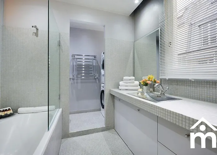 아파트 Marais 2b With Balcony By Melvane Luxury 파리