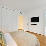 Апартаменты Marais 2b With Balcony By Melvane Luxury *