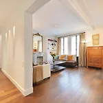 Marais 2b With Balcony By Melvane Luxury