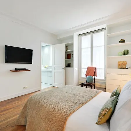 Appartement Marais 2b With Balcony By Melvane Luxury