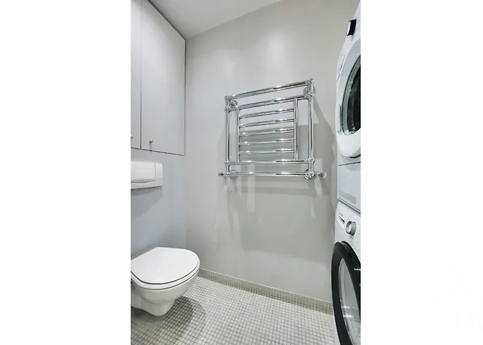 Apartment Marais 2b With Balcony By Melvane Luxury